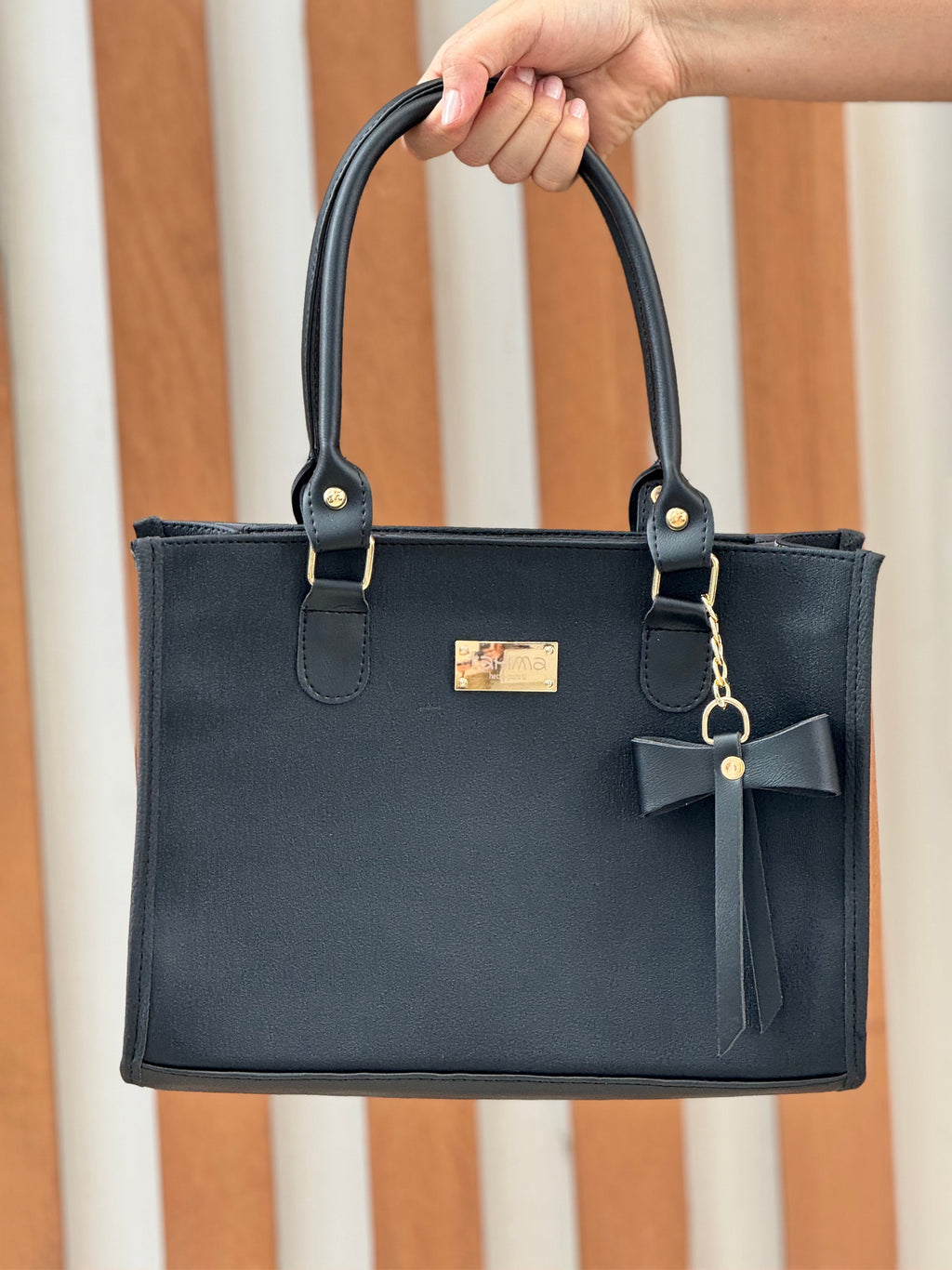 gid://shopify/MediaImage/24950423650398